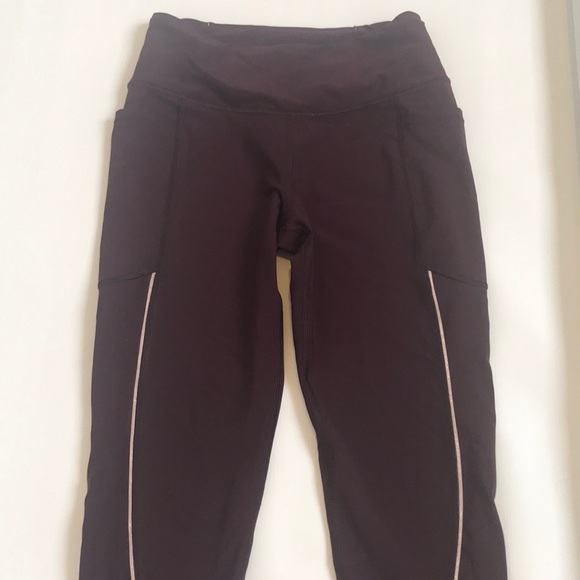 Victoria Sport Total Knockout Plum Legging - Picture 1 of 5